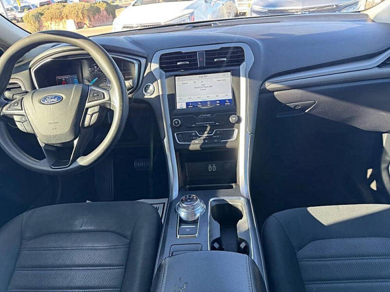 2020 Ford Fusion SE
