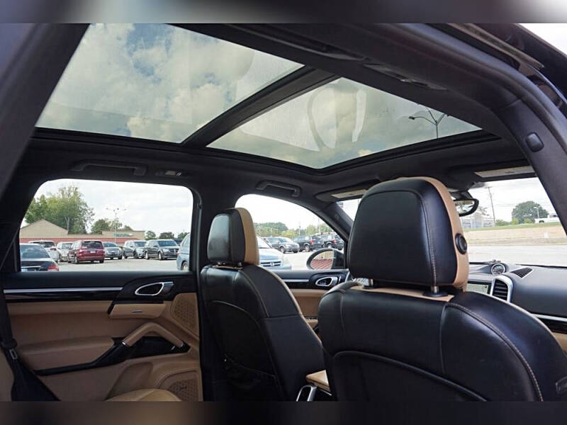 2014 Porsche Cayenne Platinum