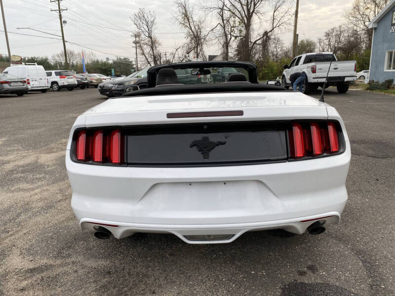 2017 Ford Mustang V6