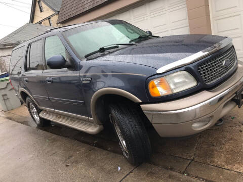 2002 Ford Expedition for sale at Square Business Automotive in Milwaukee WI