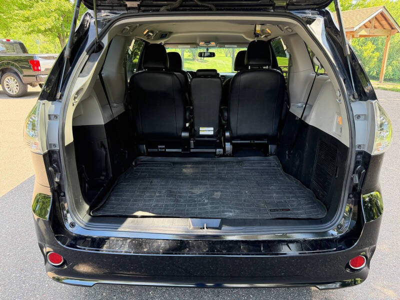 2015 Toyota Sienna SE Premium 8-Passenger