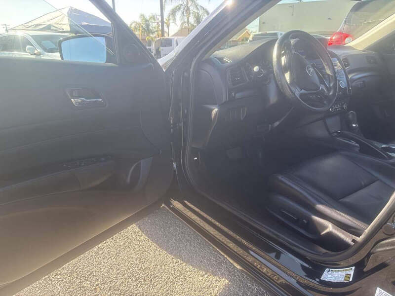 2013 Acura ILX 2.0L w/Premium