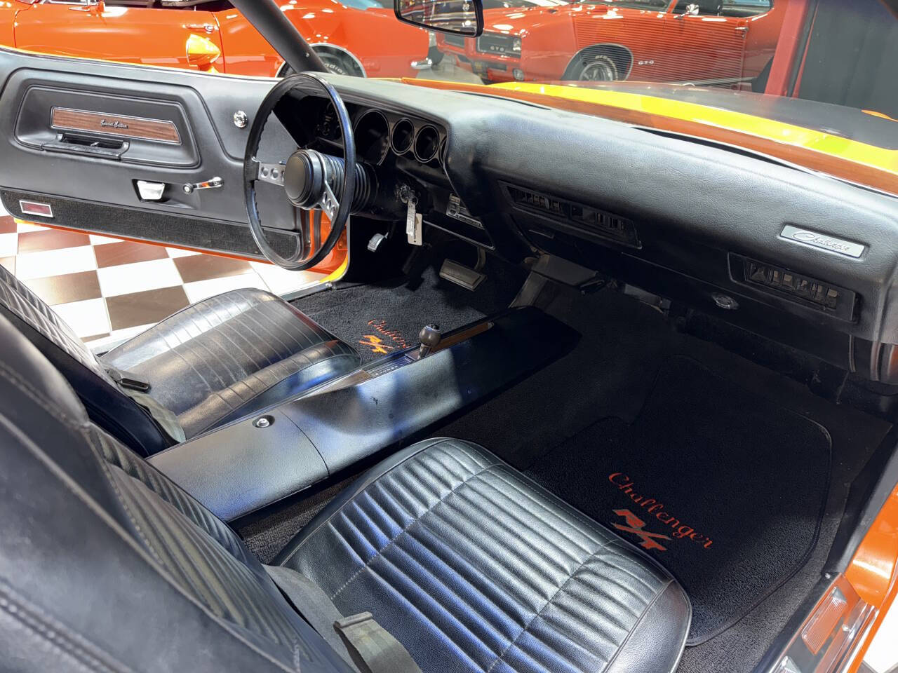 1970 Dodge Challenger 4