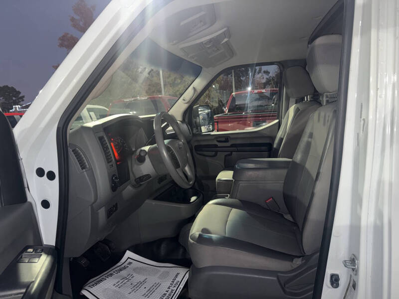 2019 Nissan NV 2500 HD SV