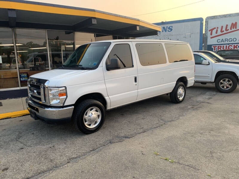 2013 Ford E-Series Wagon