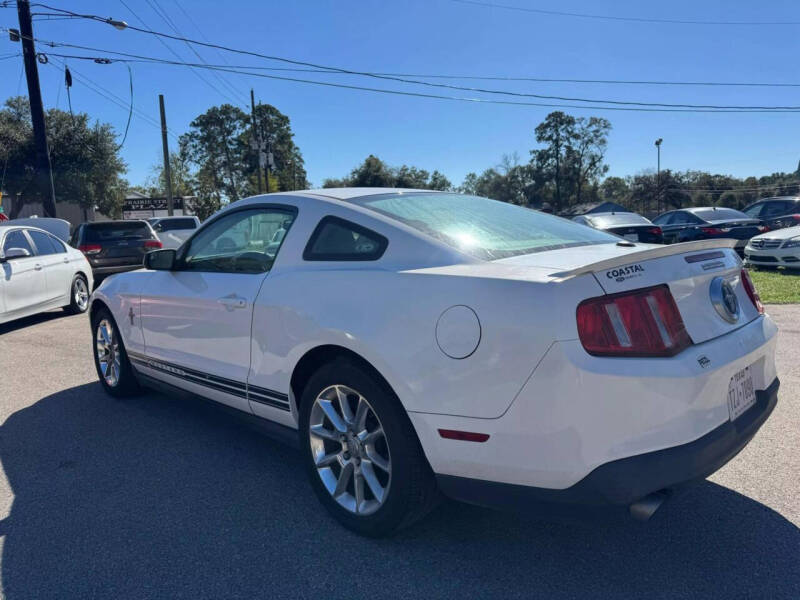 2011 Ford Mustang V6 photo 5