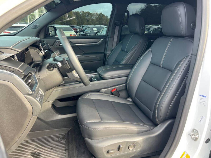 2024 GMC Acadia Elevation