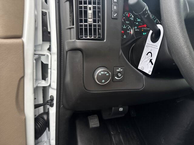 2025 Chevrolet Express 2500