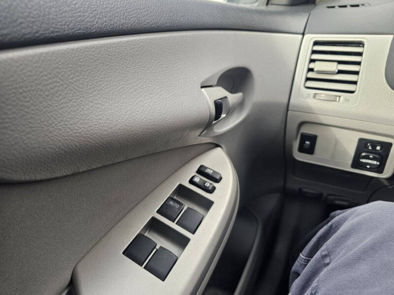 2011 Toyota Corolla LE