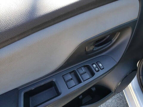 2015 Toyota Yaris 5-Door L