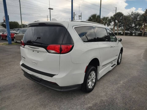 2019 Chrysler Pacifica Touring L