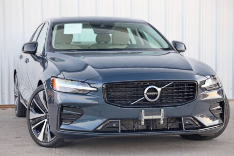 2022 Volvo S60 B5 Momentum