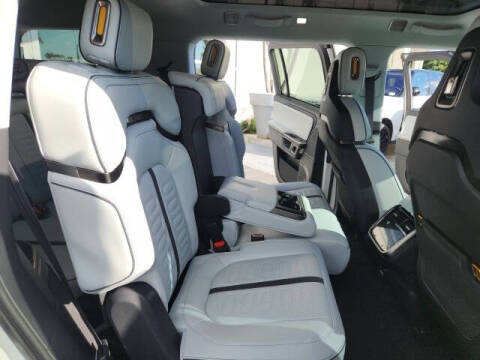 2023 Rivian R1S Adventure