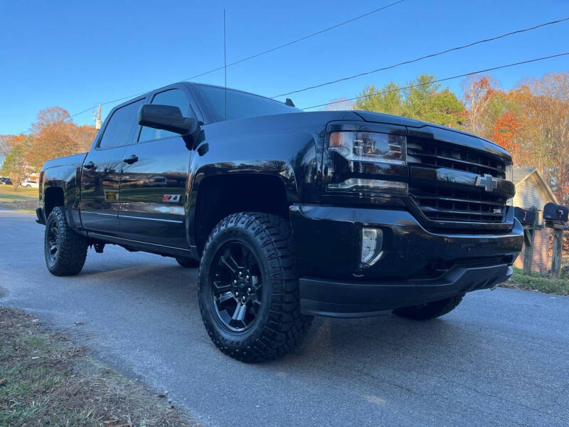 2016 Chevrolet Silverado 1500 LTZ photo 2