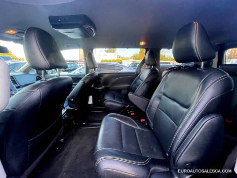 2018 Toyota Sienna SE Premium 8-Passenger