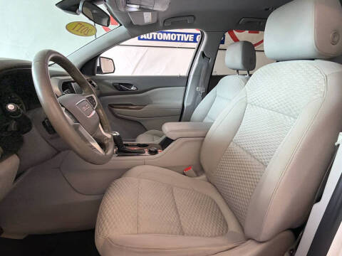 2017 GMC Acadia SLE-2