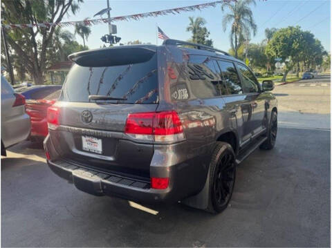 2017 Toyota Land Cruiser