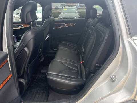 2019 Lincoln Nautilus Select