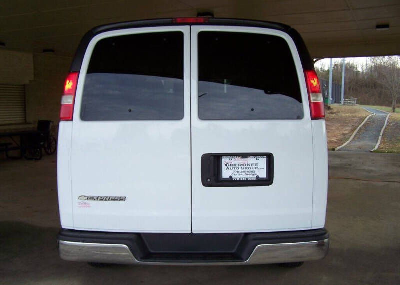 2017 Chevrolet Express LT 2500