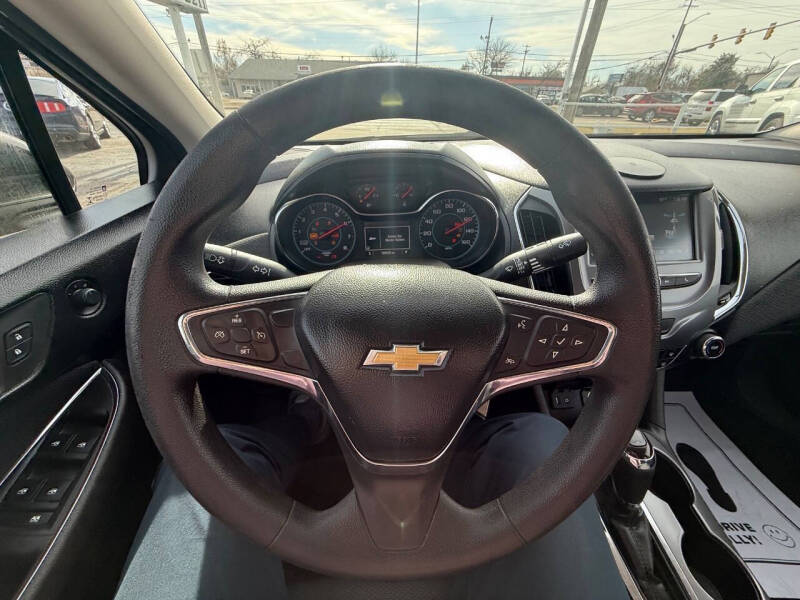 2017 Chevrolet Cruze LT Auto