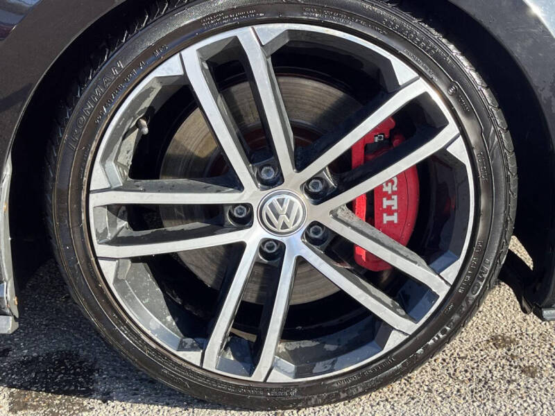 2017 Volkswagen Golf GTI Sport