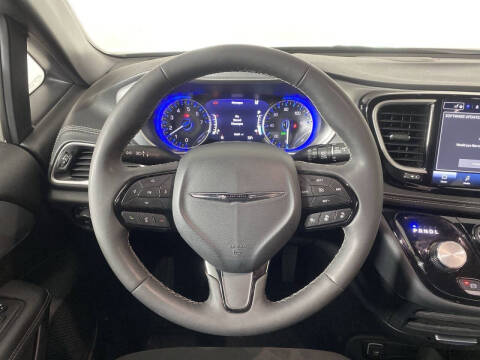 2024 Chrysler Pacifica Touring