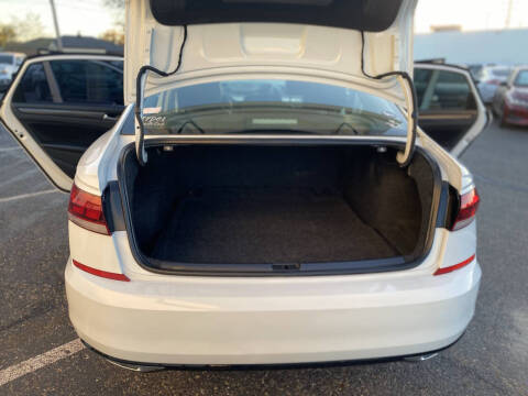 2020 Volkswagen Passat R-Line