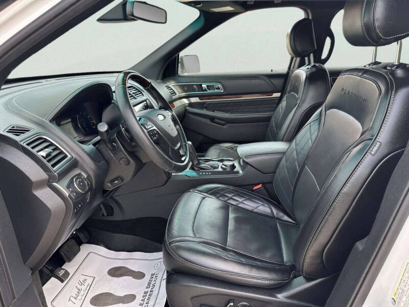 2017 Ford Explorer Platinum