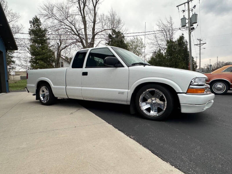 2000 Chevrolet S-10 LS