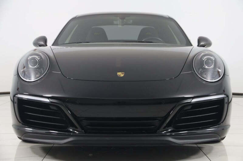 2019 Porsche 911 Carrera