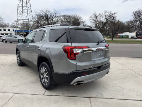 2023 GMC Acadia SLT