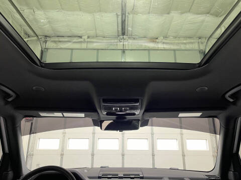 2022 Land Rover Defender 110 V8