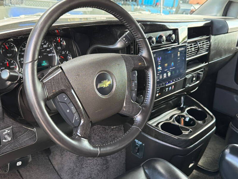2023 Chevrolet Express 2500