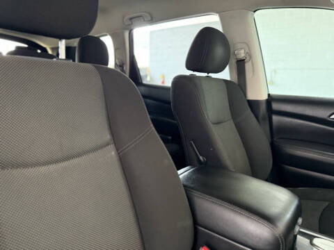 2020 Nissan Pathfinder S