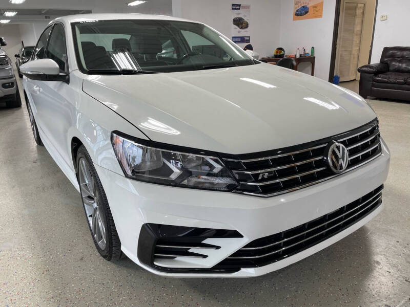 2018 Volkswagen Passat R-Line photo 4