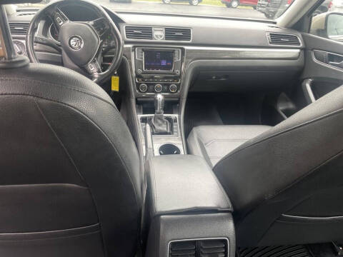 2016 Volkswagen Passat 1.8T SE