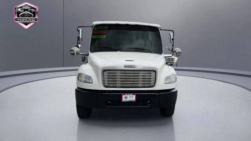 2015 Freightliner M2 106