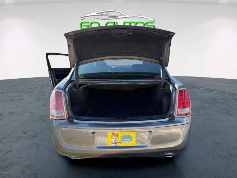 2012 Chrysler 300 S V6