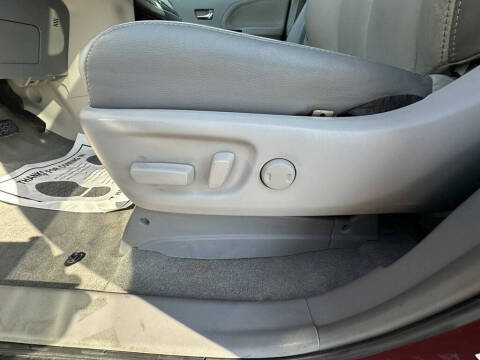 2013 Toyota Sienna XLE 8-Passenger