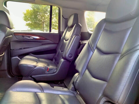 2018 Cadillac Escalade ESV Luxury