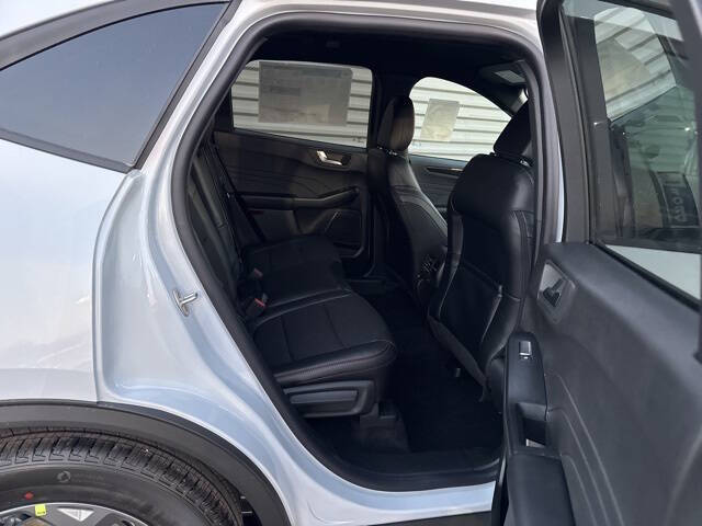 2025 Ford Escape Hybrid ST-Line