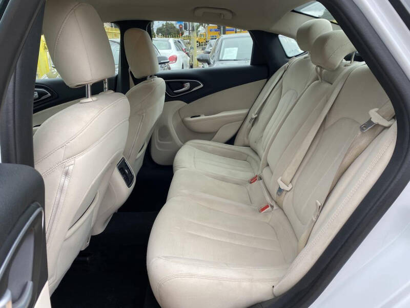 2015 Chrysler 200 Limited