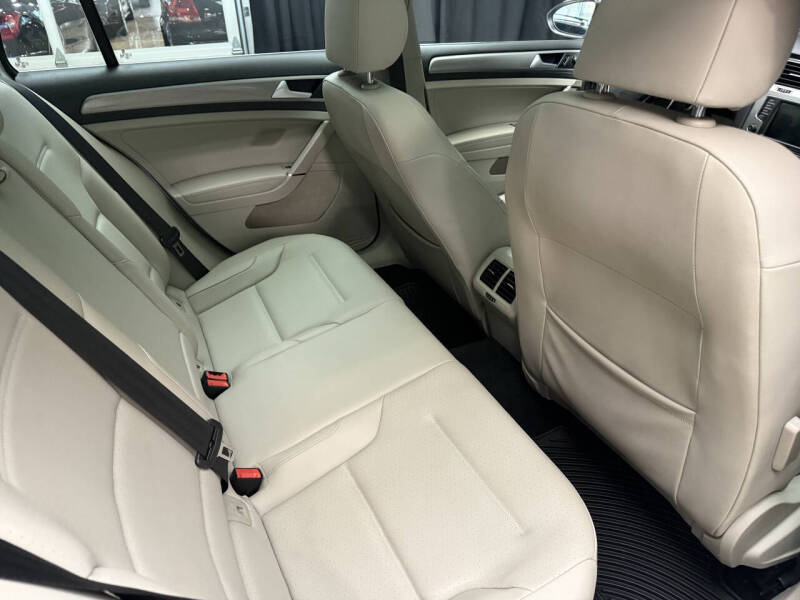 2016 Volkswagen Golf SportWagen TSI SE