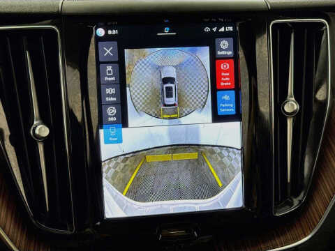 2024 Volvo XC60 B5 Plus Dark Theme