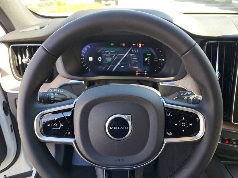 2026 Volvo XC60 T8 Plus