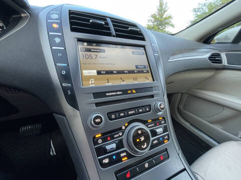 2017 Lincoln MKZ Select