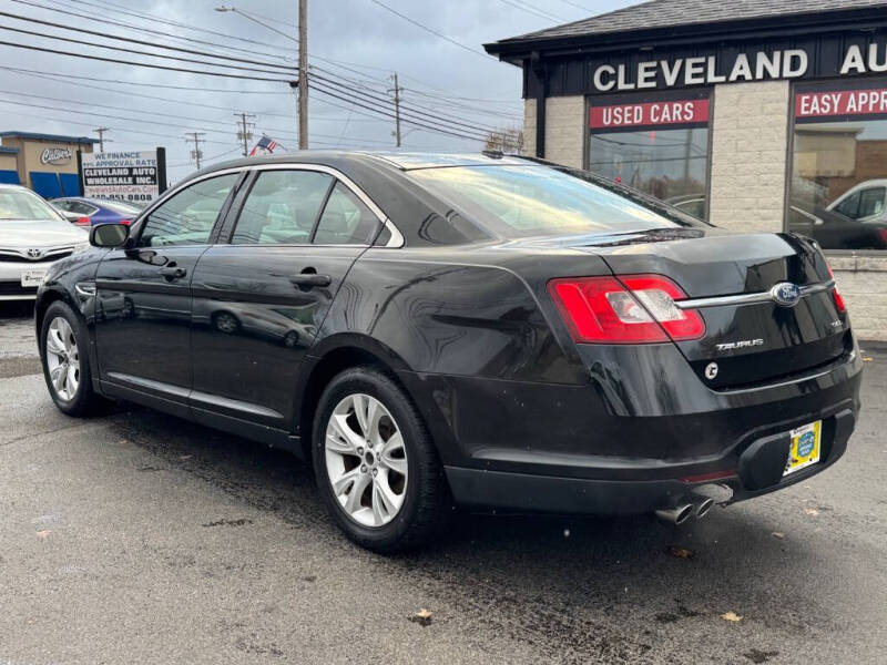 2011 Ford Taurus SEL