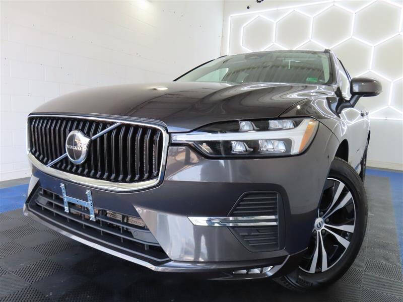 2023 Volvo XC60 Core's photo