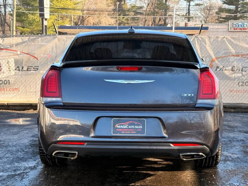 2019 Chrysler 300