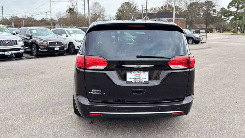 2017 Chrysler Pacifica Touring-L